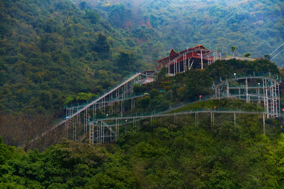 网红打卡地——英德宝晶宫