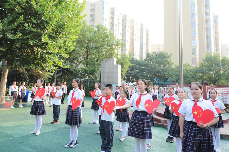 名校聚焦二七区长江东路小学传承二七精神成就美好少年