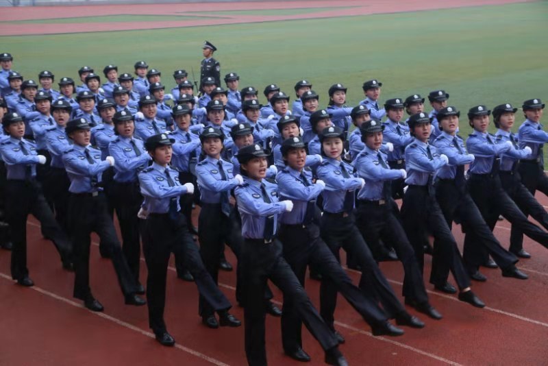 湖南警察学院举行2019级新生军训汇报表演暨开学典礼