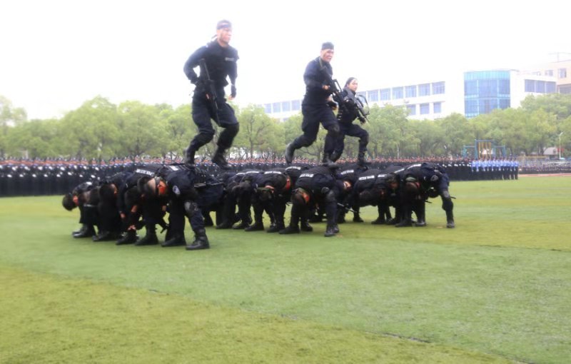 湖南警察学院举行2019级新生军训汇报表演暨开学典礼