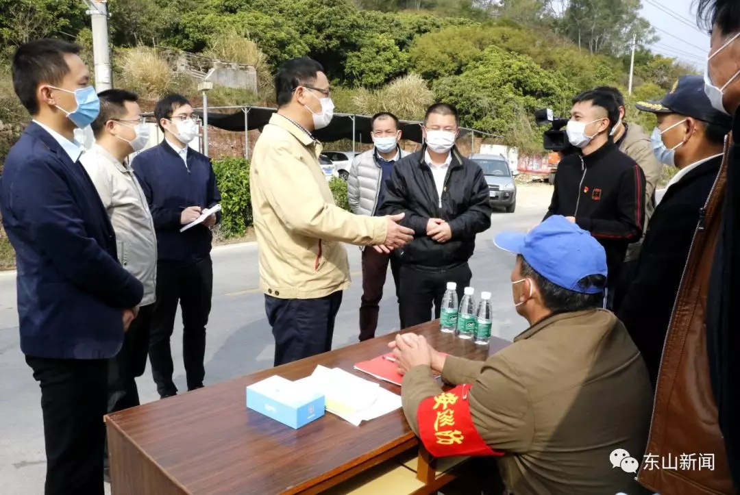 福建东山:洪泰伟,黄键鹏检查指导疫情防控工作