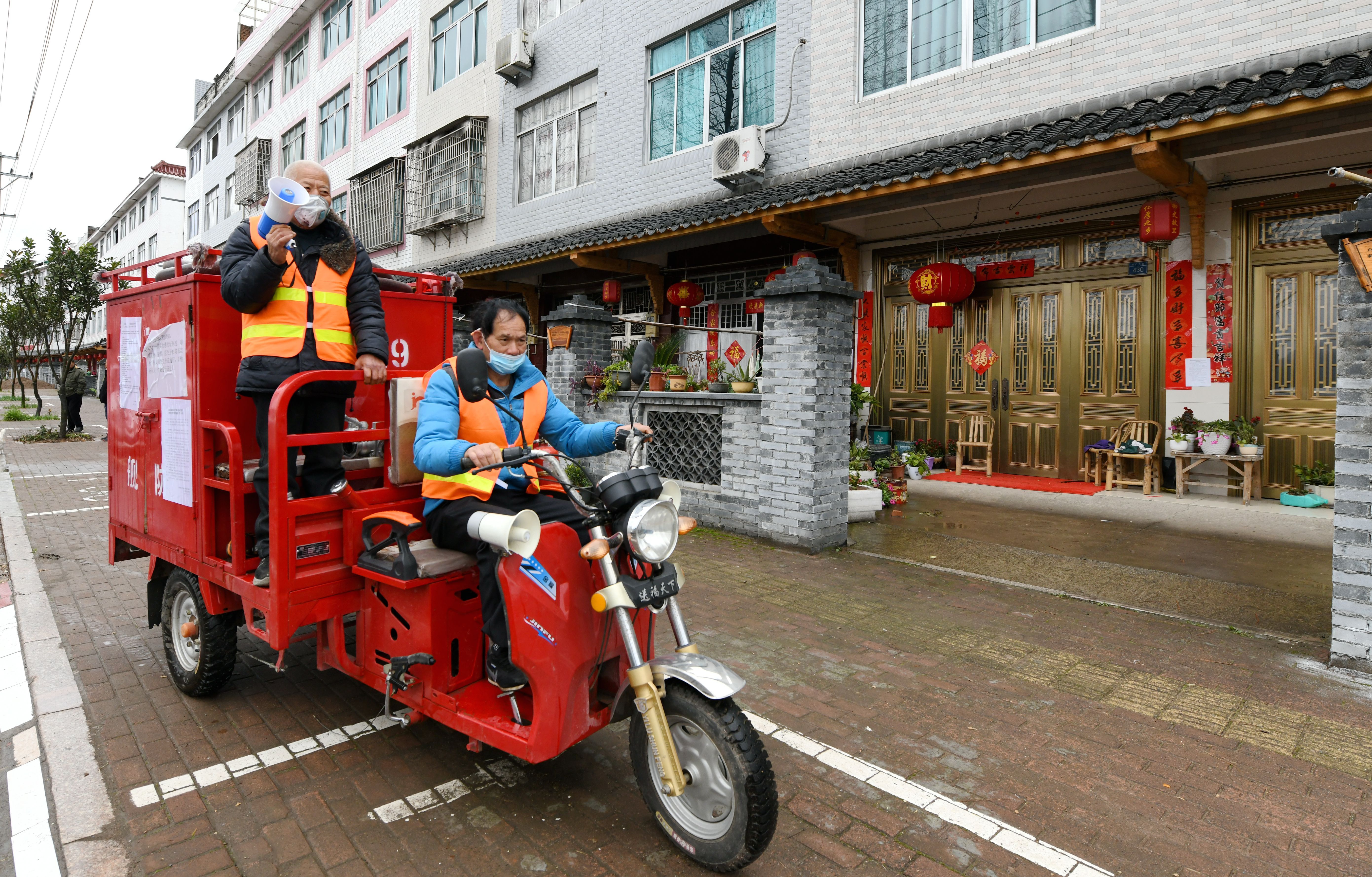 浙江仙居:乡村消防车"变身"防疫宣传车