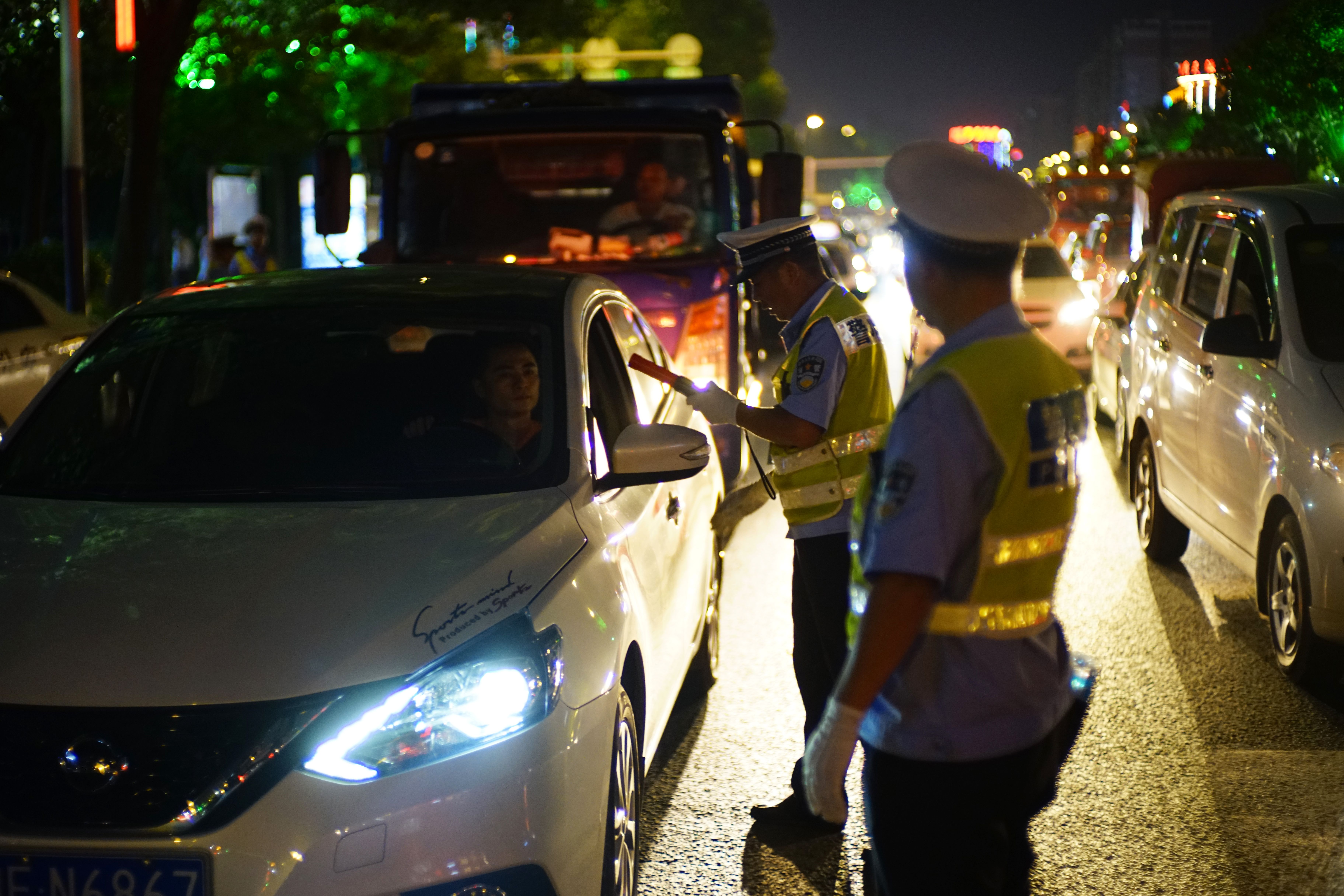 交警查酒驾图片大全图片