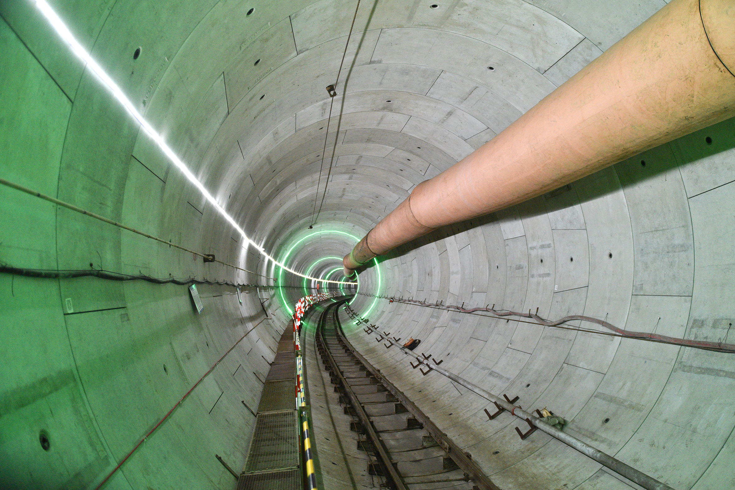 国内首条地铁盾构隧道管片拼装新工艺施工纪实