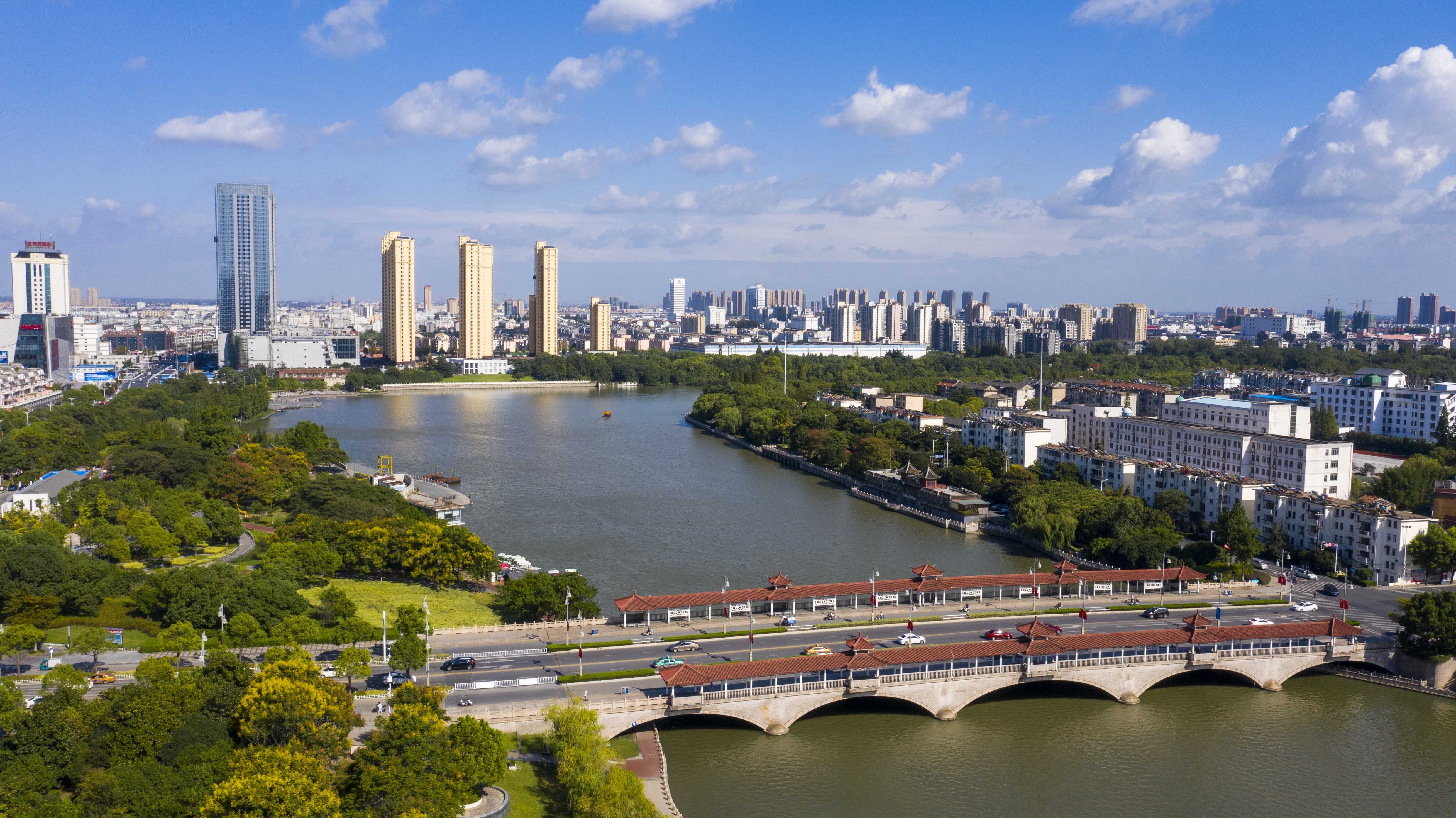 2019年9月21日,在江苏泰州凤城河风景区拍摄的秋景(无人机拍摄)2jpg