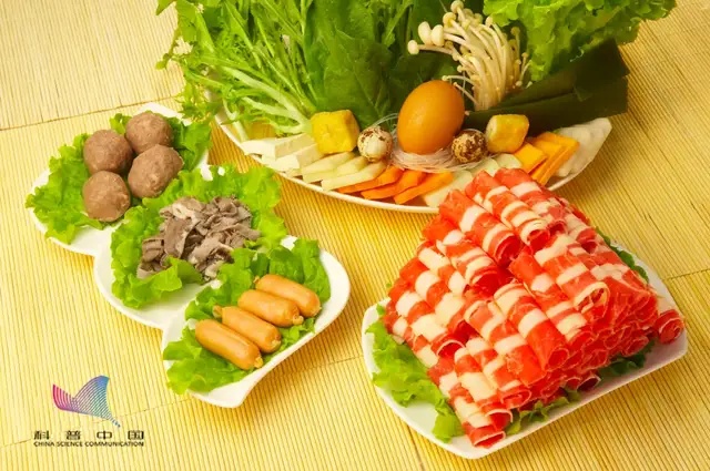 生菜|吃火锅时，为什么要在肉下面垫一片生菜？真相来了
