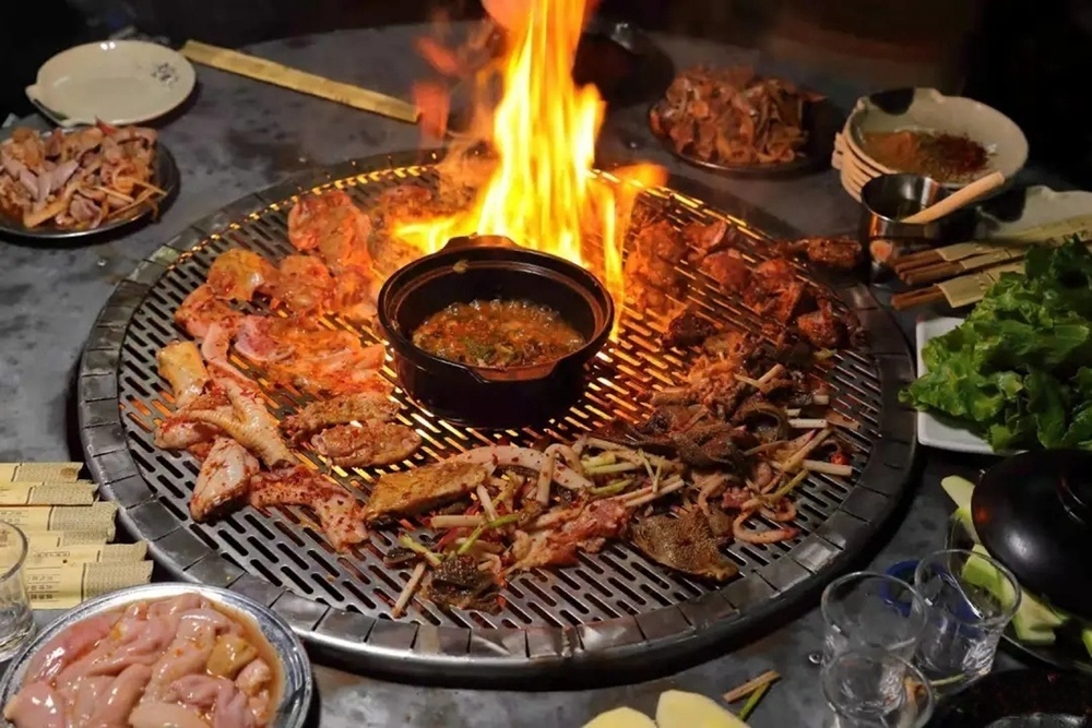 凉山非遗之美丨火盆烧烤有文化底蕴的传统美食