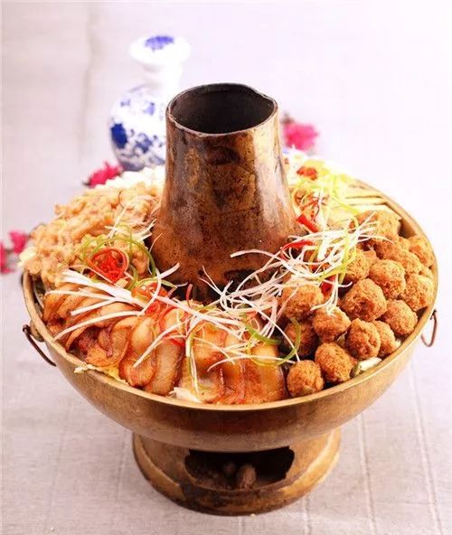 什锦铜火锅属于山西人的夏日狂欢
